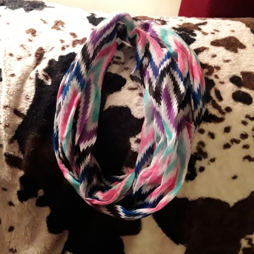 Multicolored scarf